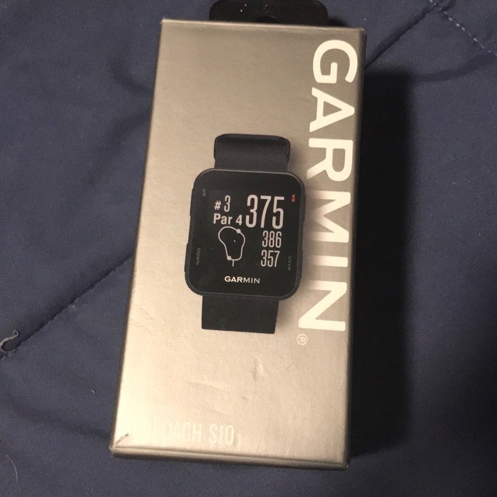 Garmin GPS golf watch. Approach S10. Brand new